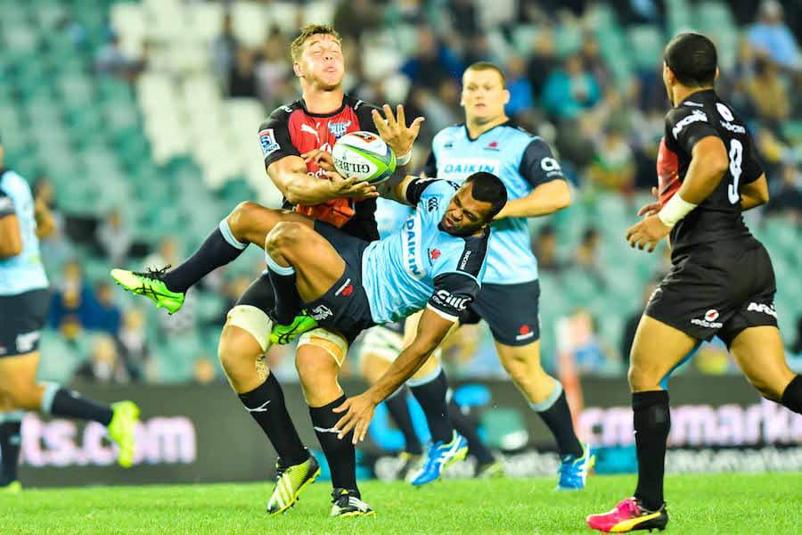 Kurtley Beale injures his knee against the Bulls