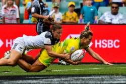 Sydney 7s Australian Women Emma Tonegato scores