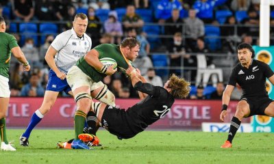 Duane Vermeulen tackled by Ethan Blackadder