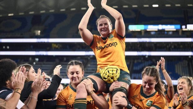 Sydney Sevens 2023: Wallabies coach Eddie Jones arrives to hero's welcome  as Australian women beat Great Britain, Fiji